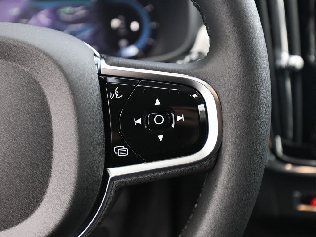 Volvo V90 2024