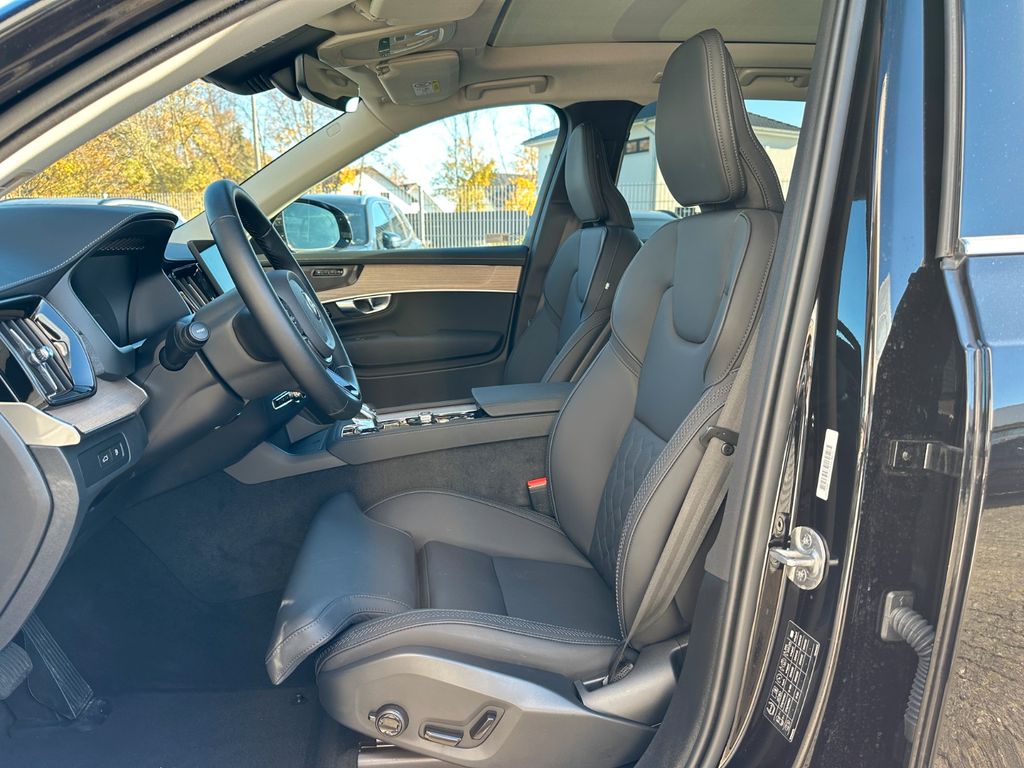 Volvo XC90 2025