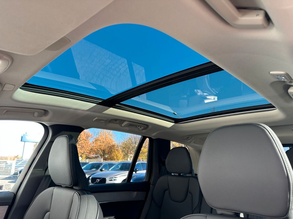Volvo XC90 2025