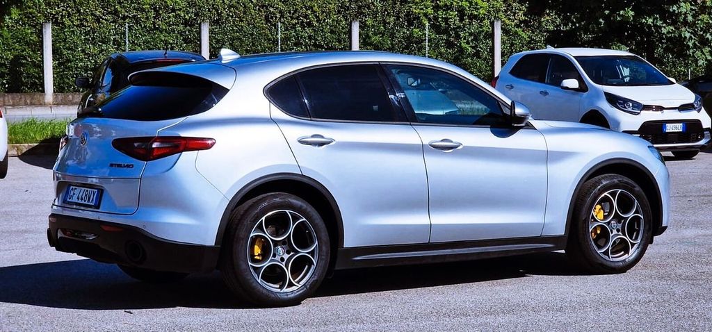 Alfa Romeo Stelvio 2021