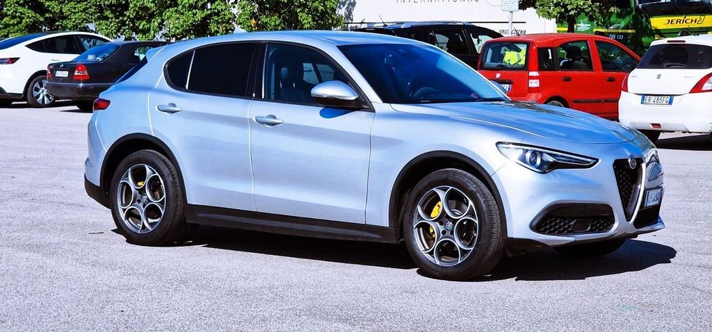 Alfa Romeo Stelvio 2021
