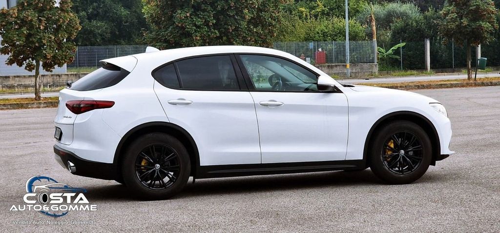 Alfa Romeo Stelvio 2020