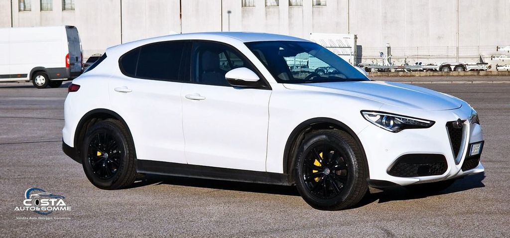 Alfa Romeo Stelvio 2021