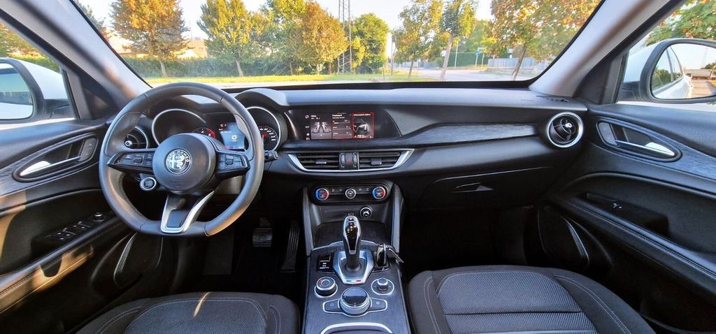 Alfa Romeo Stelvio 2021