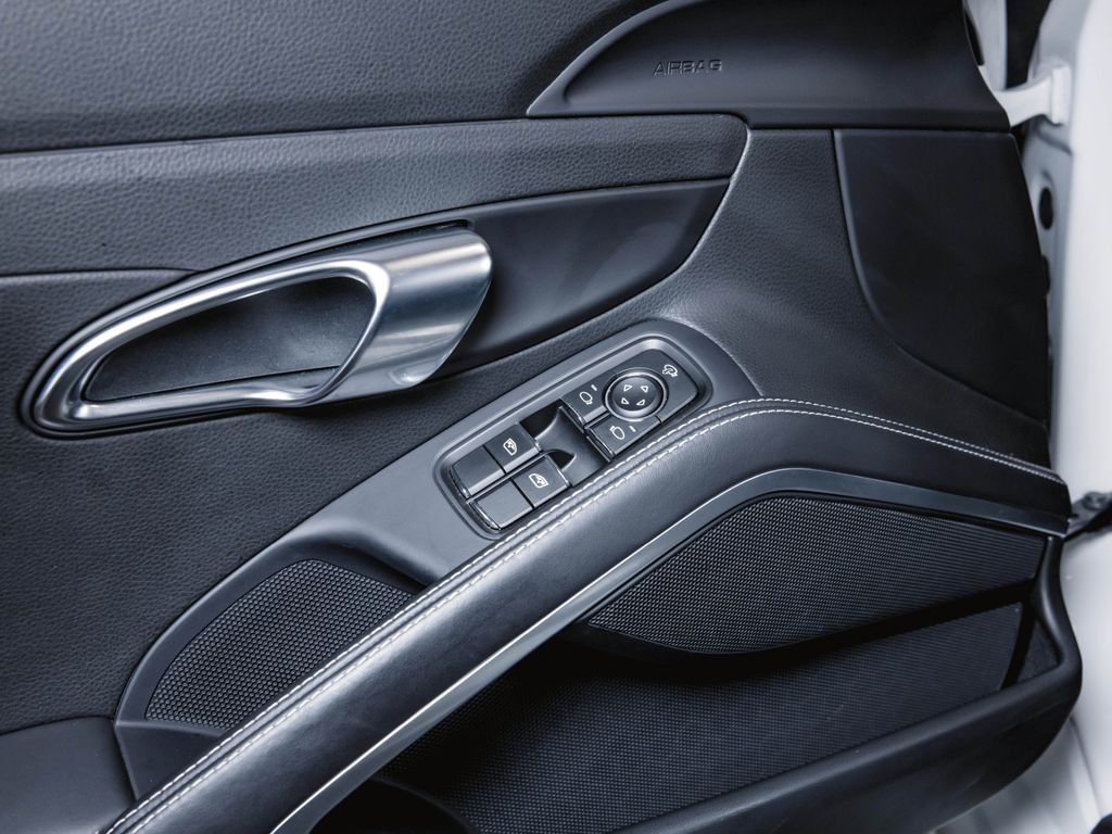 Porsche Boxster 2024