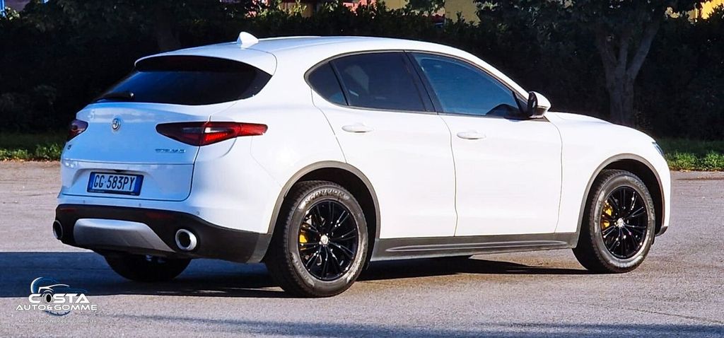 Alfa Romeo Stelvio 2021