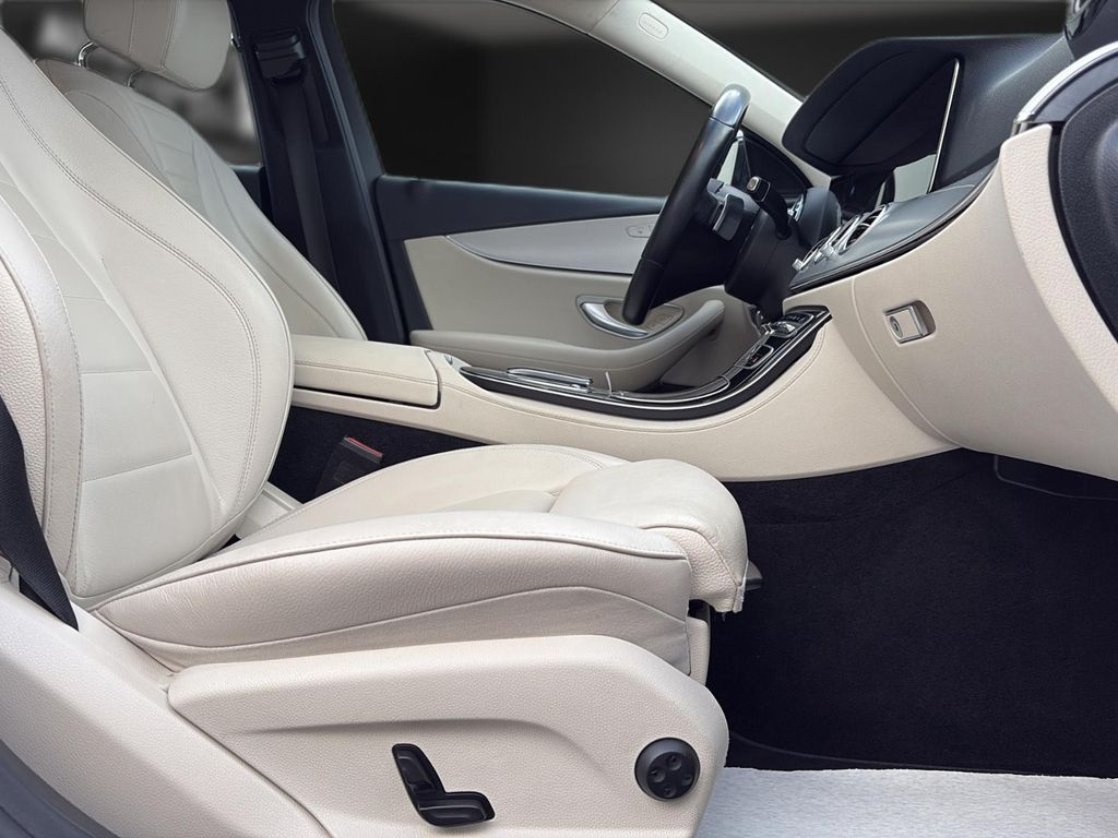 Mercedes-Benz E 200 2022