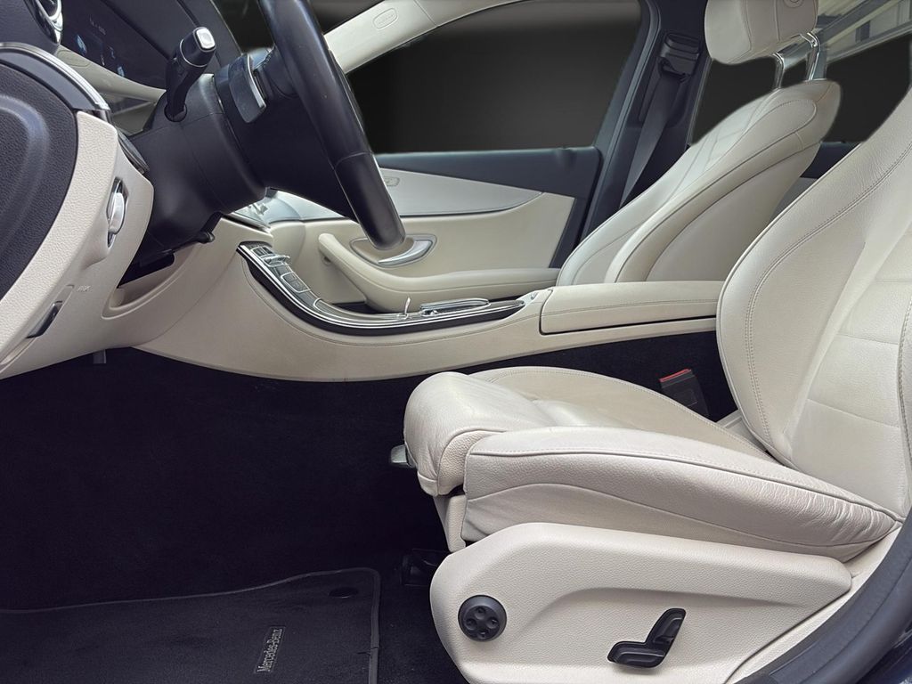 Mercedes-Benz E 200 2022