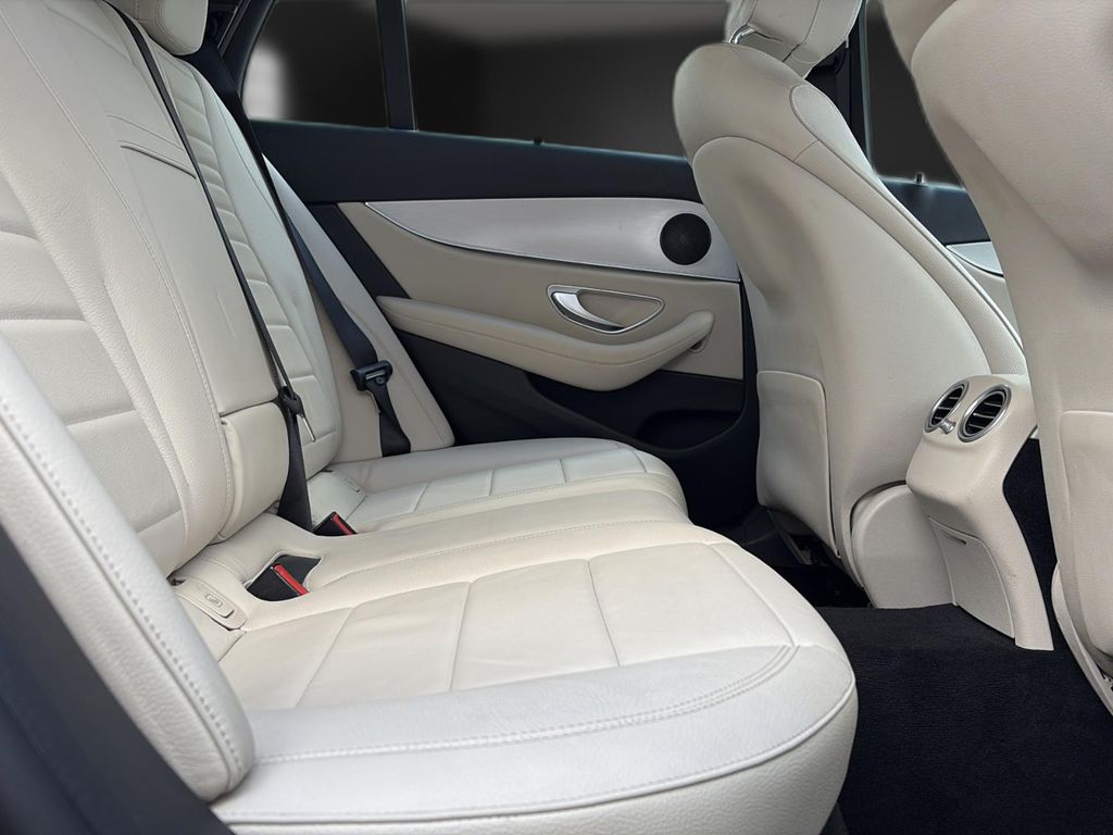 Mercedes-Benz E 200 2022