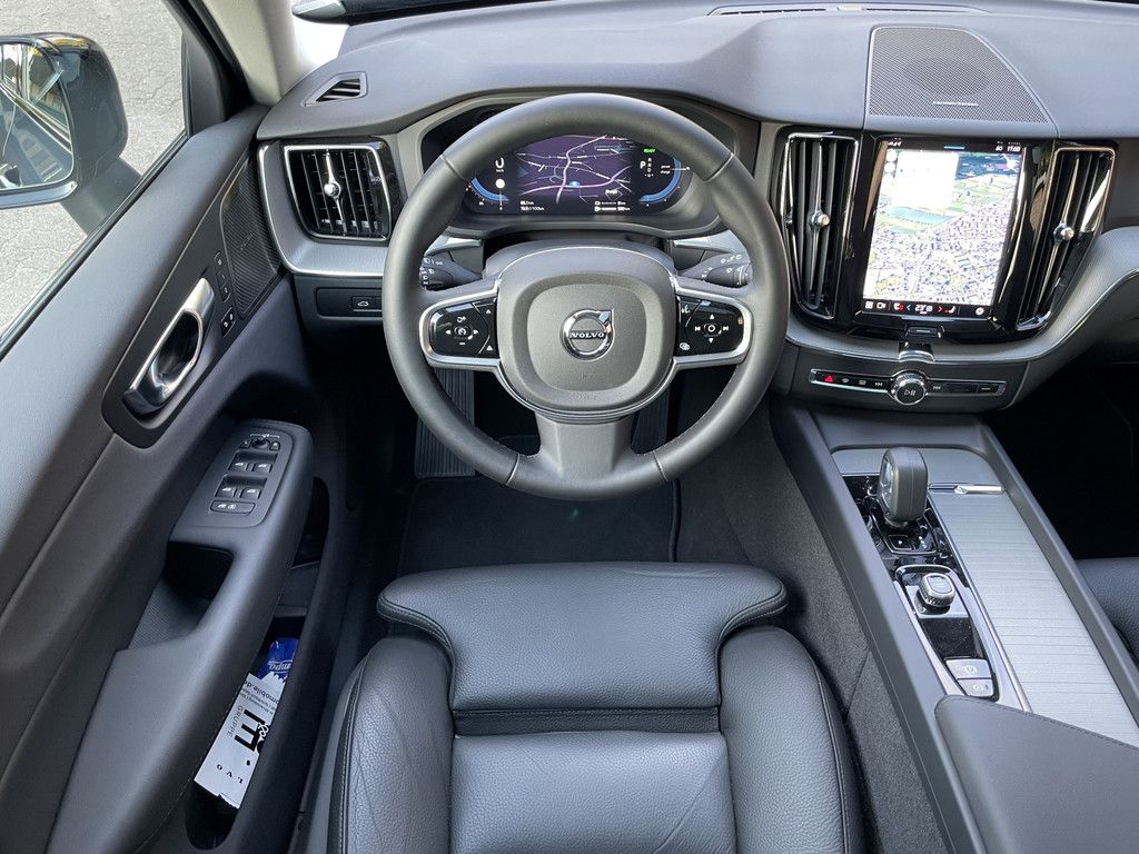 Volvo XC60 2025