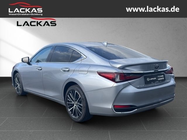 Lexus ES 300 2025