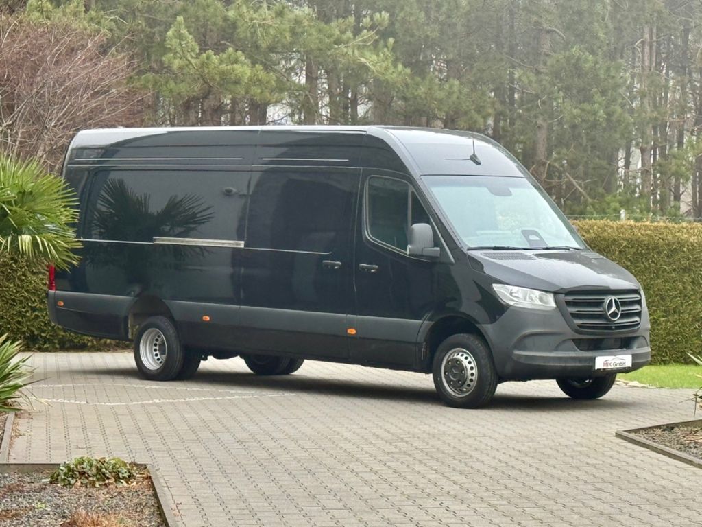 Mercedes-Benz Sprinter 2025