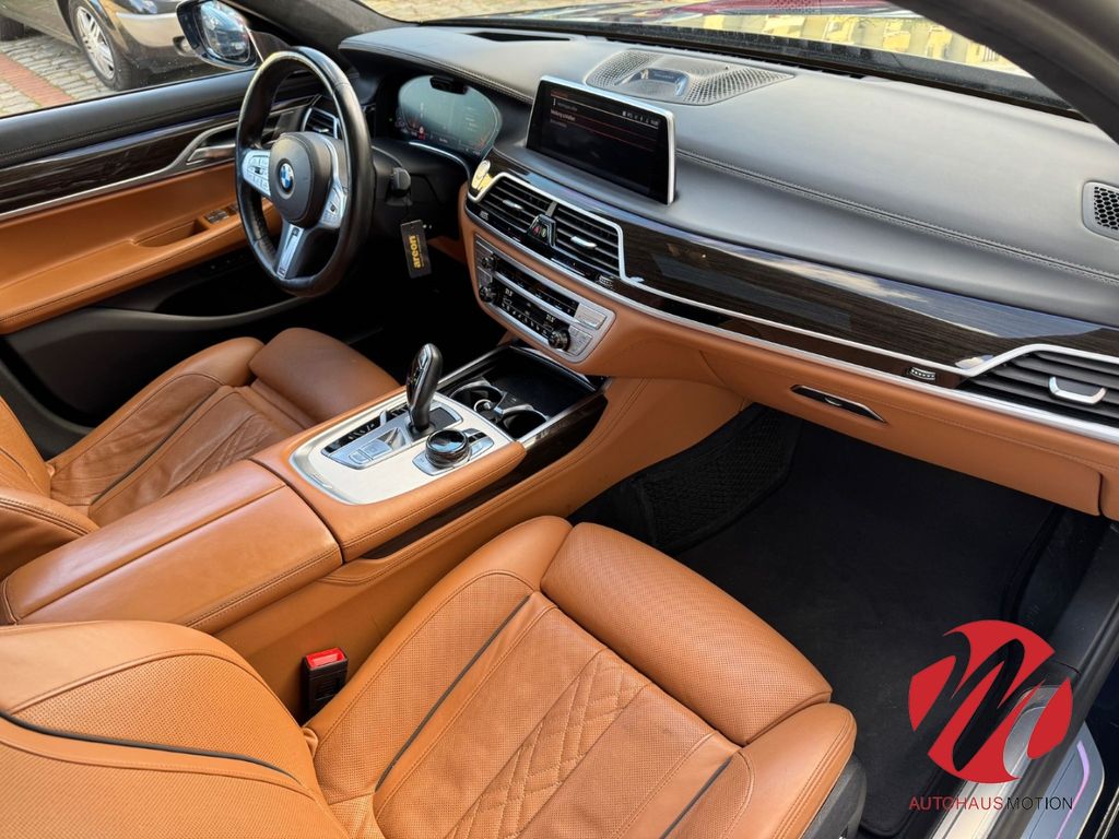 BMW 750 2020