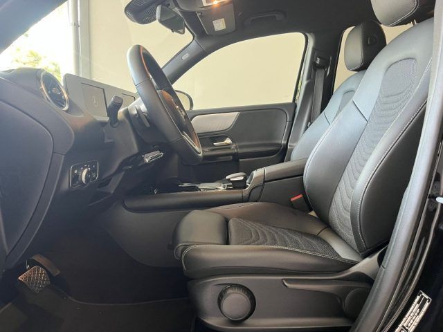 Mercedes-Benz GLB 200 2022