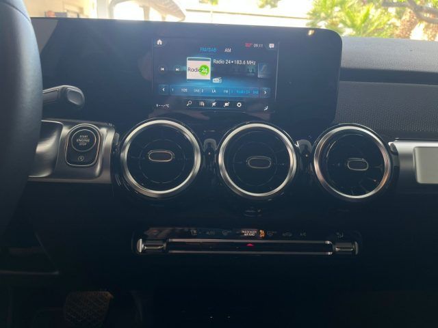 Mercedes-Benz GLB 200 2022