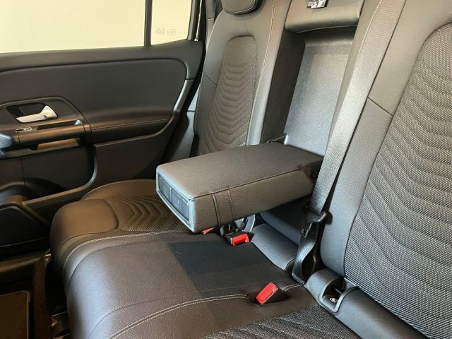 Mercedes-Benz GLB 200 2022