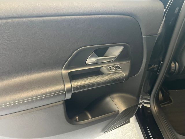 Mercedes-Benz GLB 200 2022