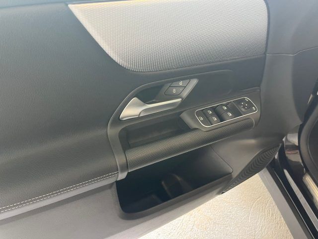 Mercedes-Benz GLB 200 2022