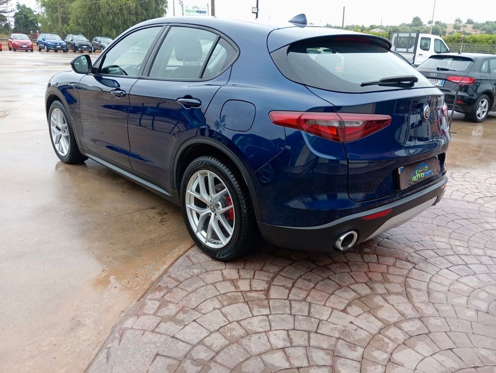 Alfa Romeo Stelvio 2021