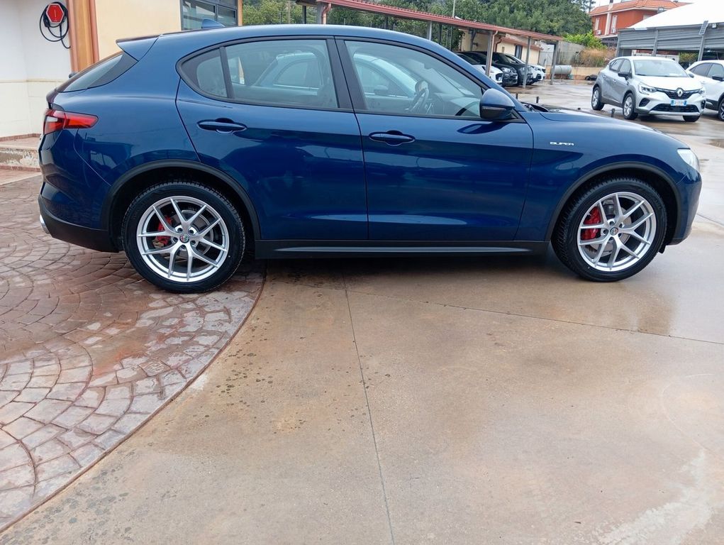 Alfa Romeo Stelvio 2021