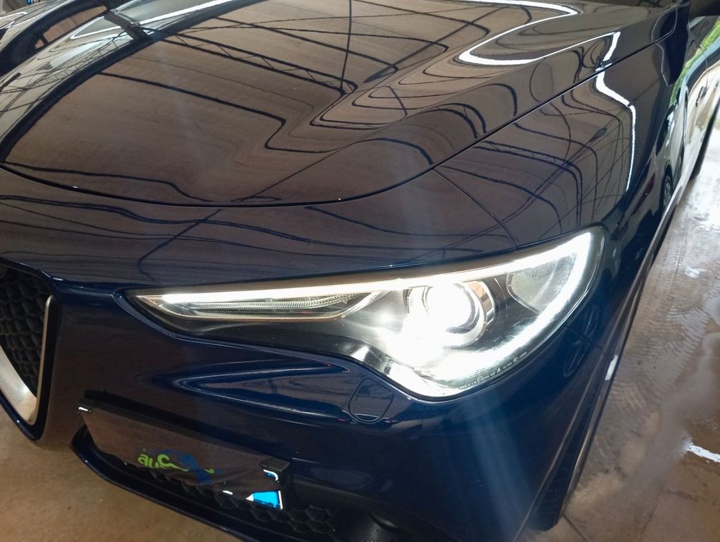 Alfa Romeo Stelvio 2021