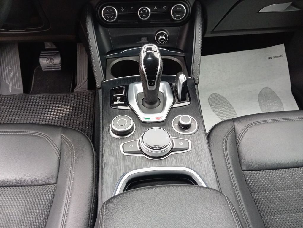 Alfa Romeo Stelvio 2021