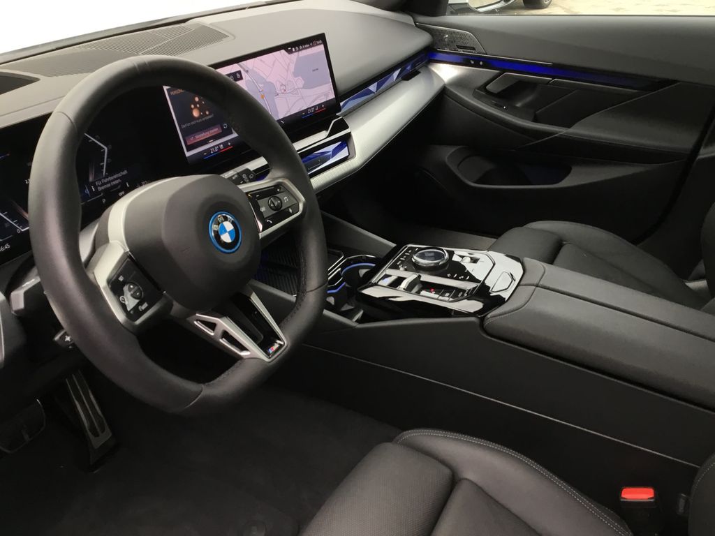 BMW i5 2025