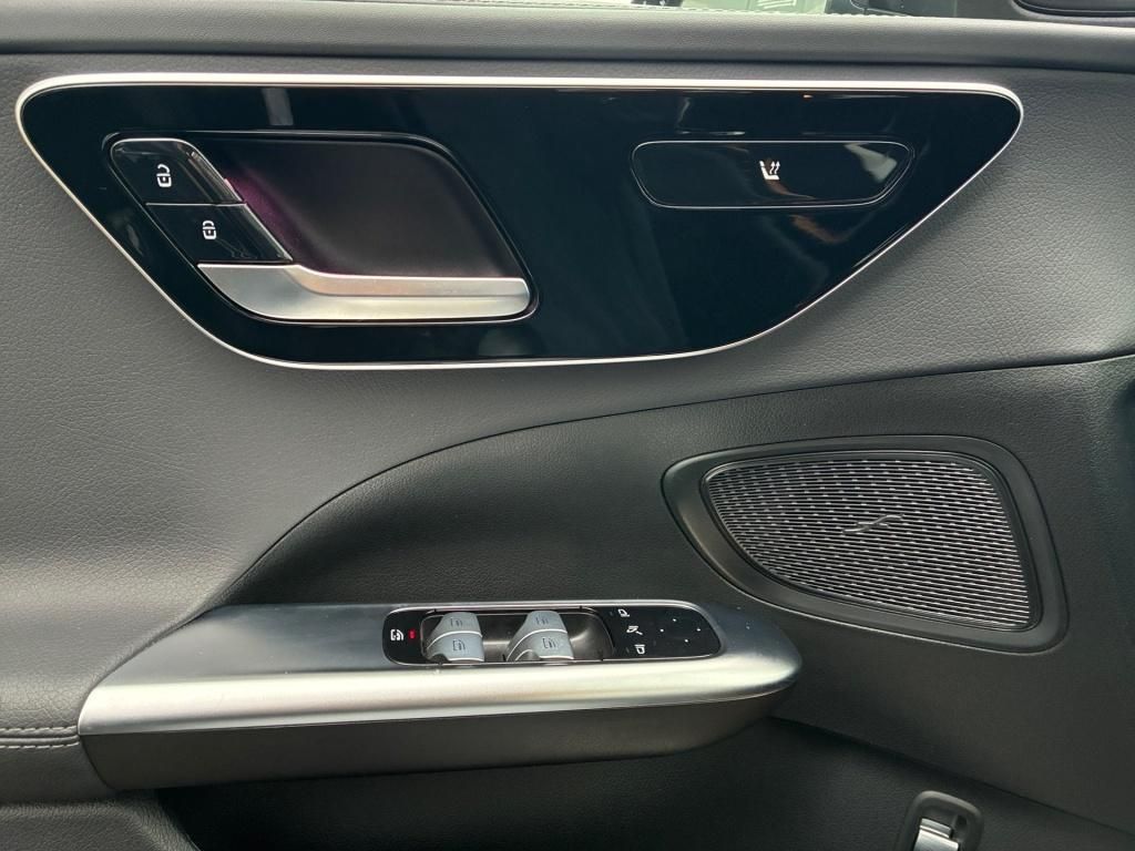 Mercedes-Benz C 300 2025