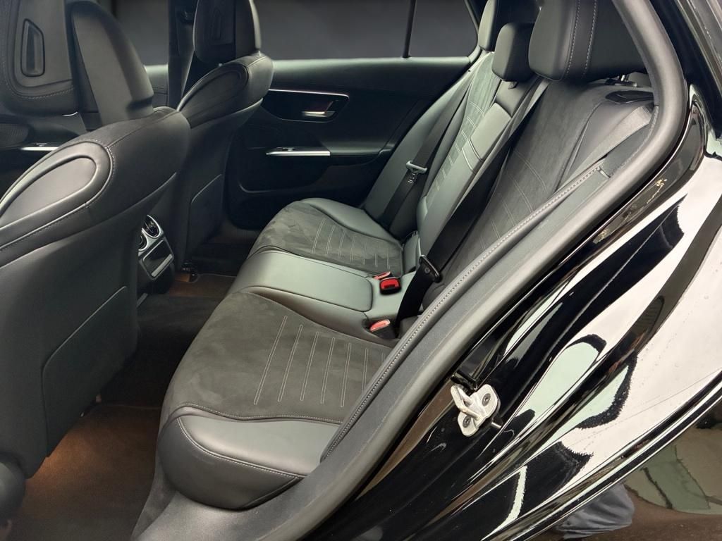 Mercedes-Benz C 300 2025