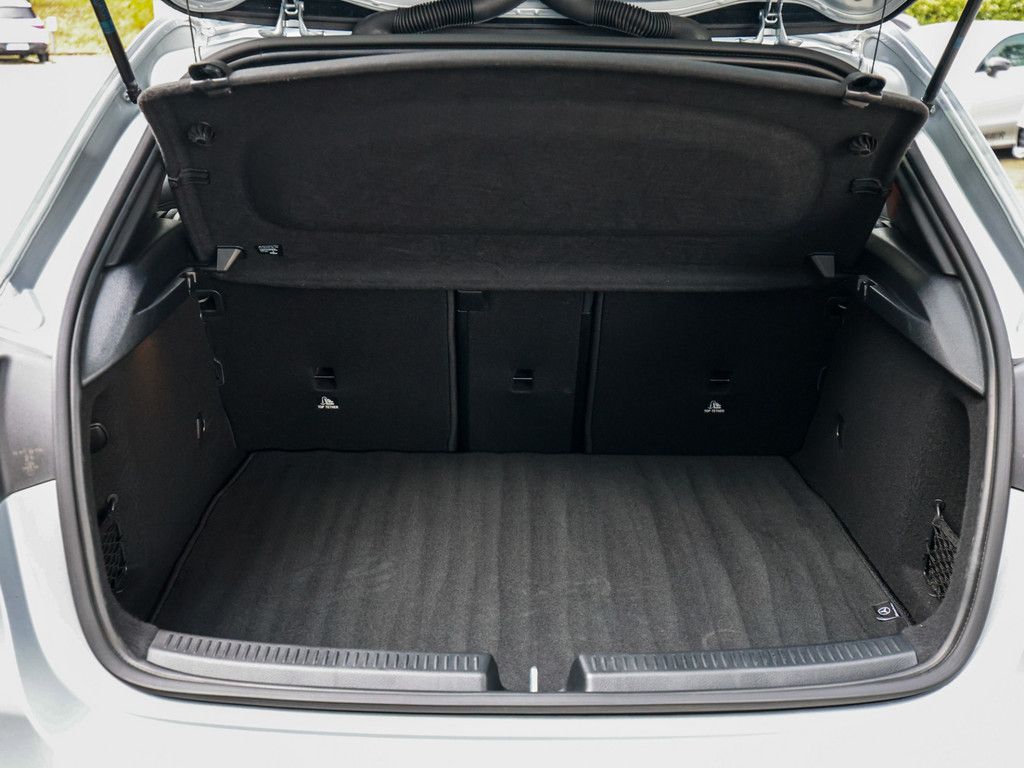 Mercedes-Benz A 220 2024