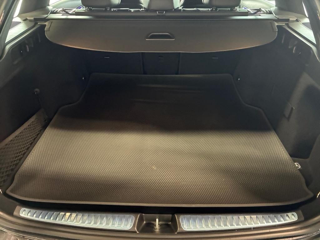 Mercedes-Benz C 300 2025