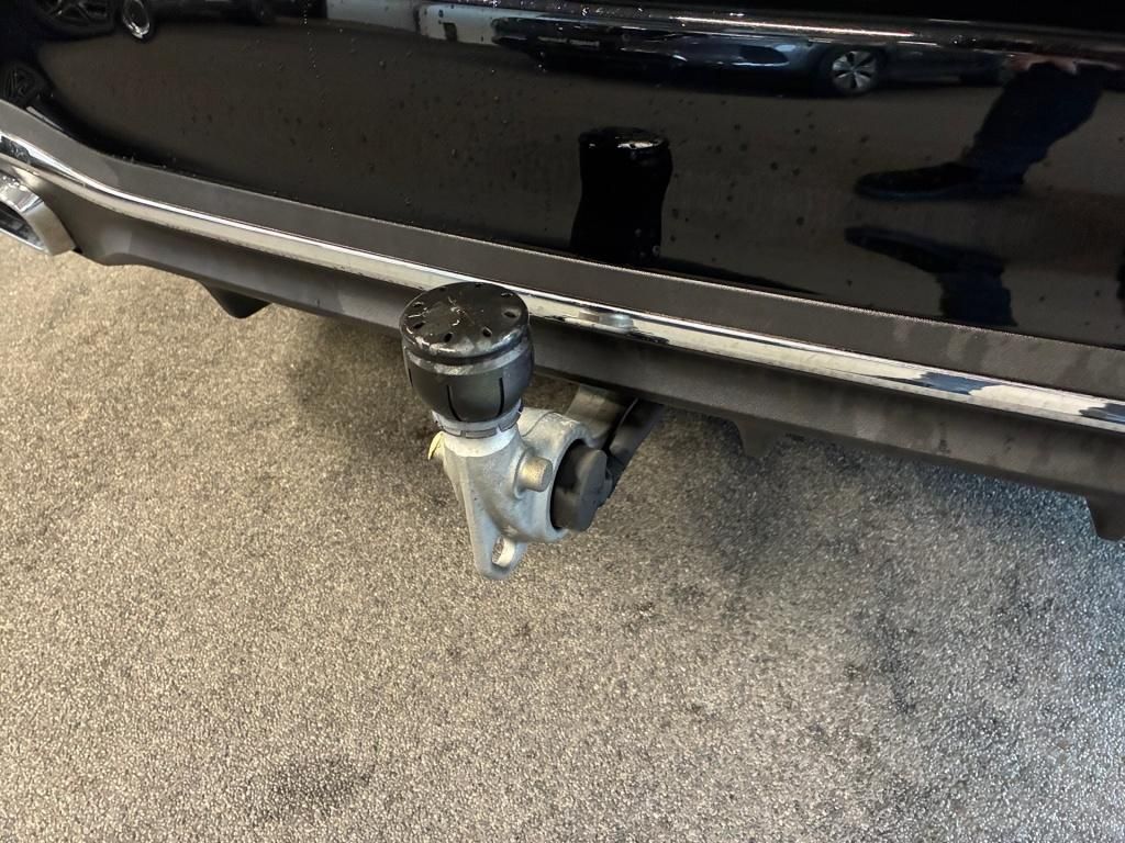 Mercedes-Benz C 300 2025