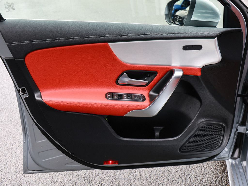 Mercedes-Benz A 220 2024