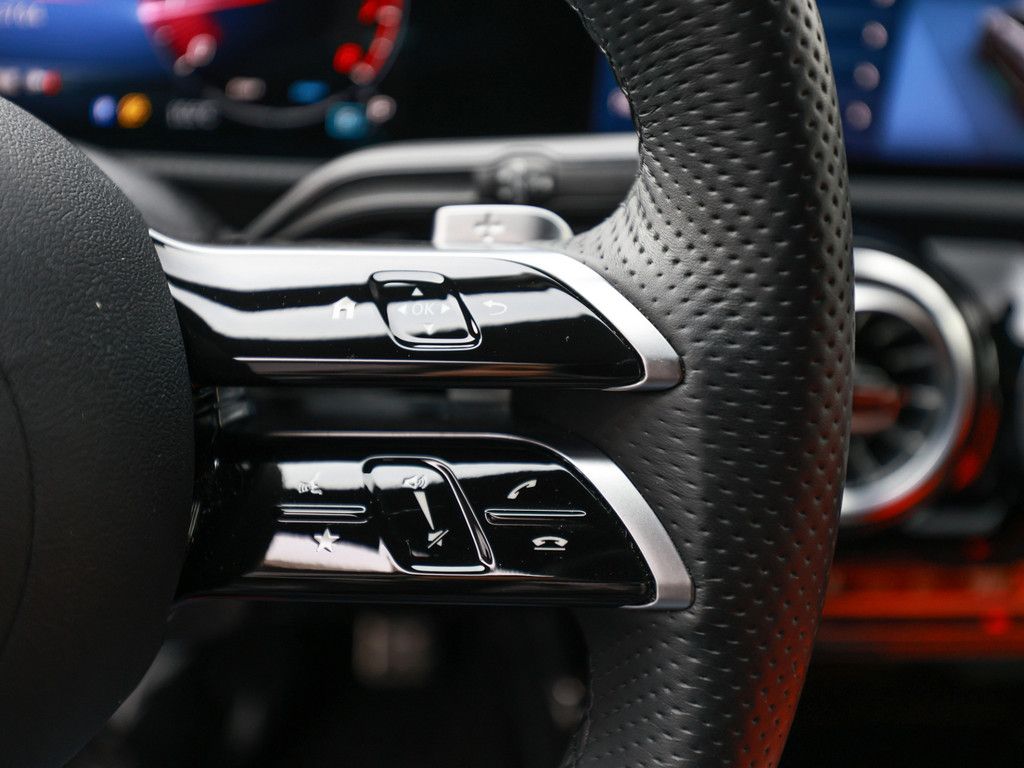 Mercedes-Benz A 220 2024