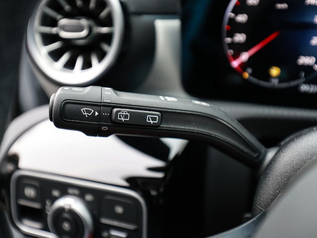 Mercedes-Benz A 220 2024