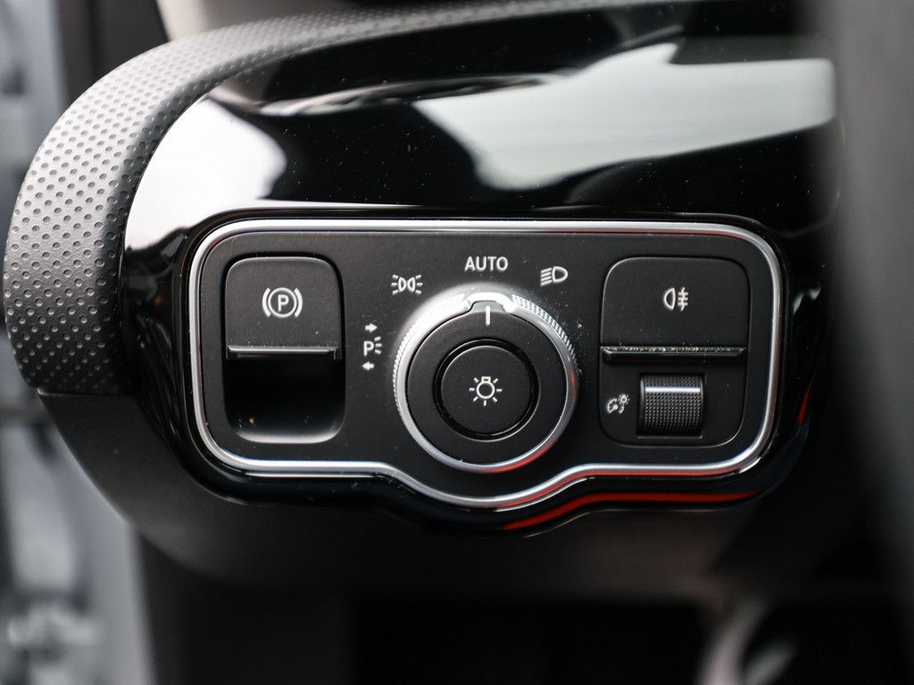 Mercedes-Benz A 220 2024