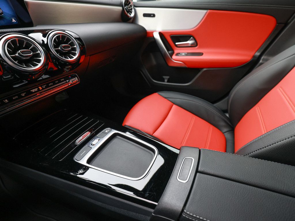 Mercedes-Benz A 220 2024