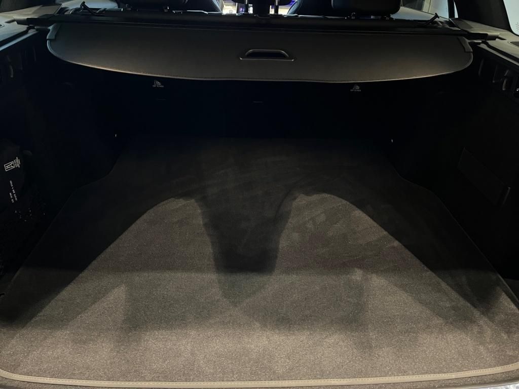 Mercedes-Benz C 300 2025