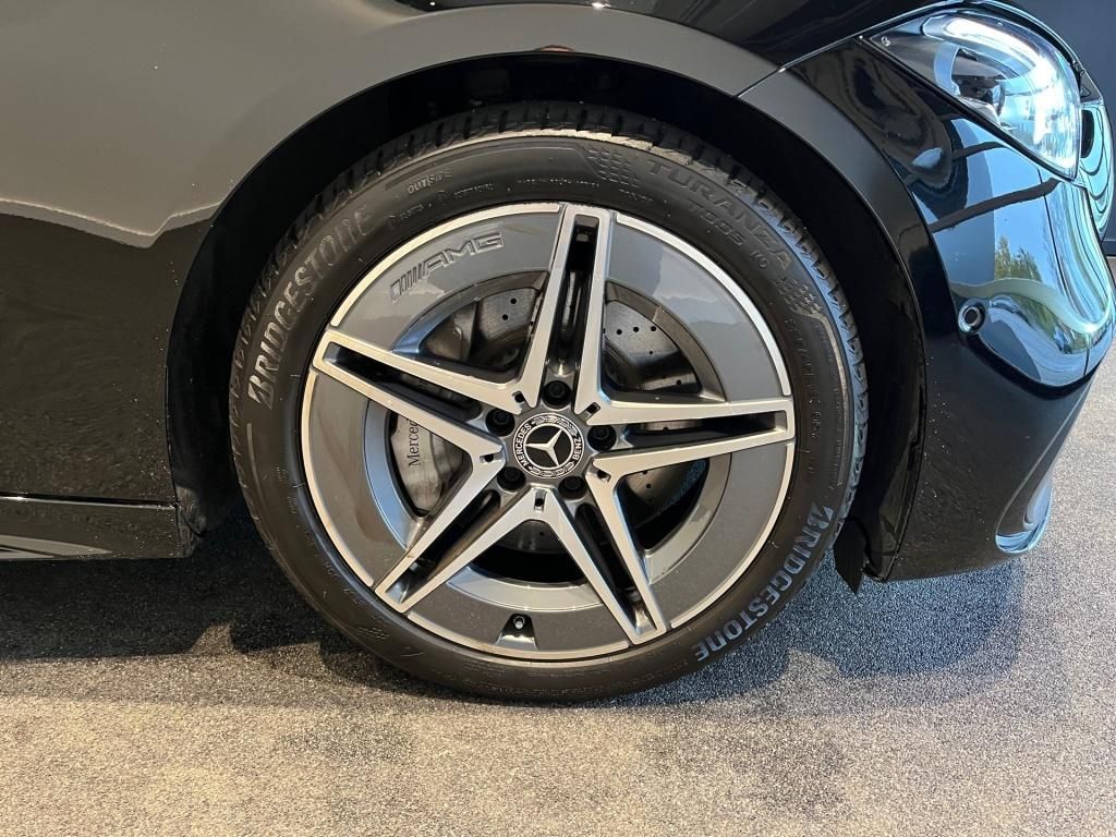 Mercedes-Benz C 300 2025