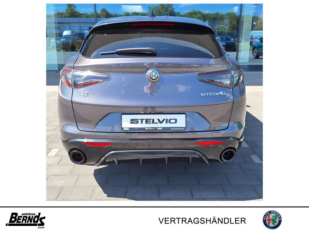 Alfa Romeo Stelvio 2024