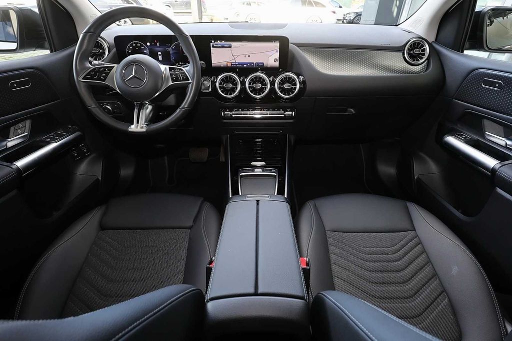 Mercedes-Benz B 250 2024