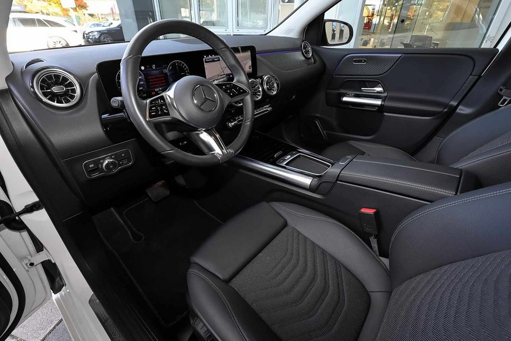 Mercedes-Benz B 250 2024