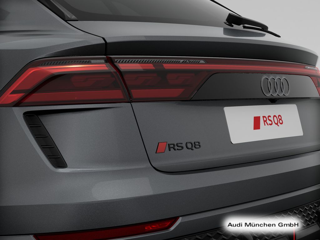 Audi RSQ8