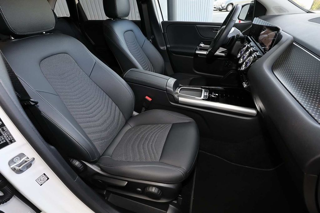 Mercedes-Benz B 250 2024