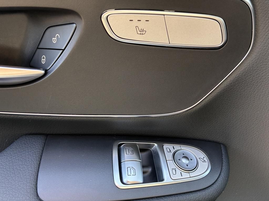 Mercedes-Benz 2024