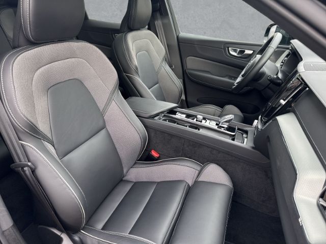 Volvo XC60 2025