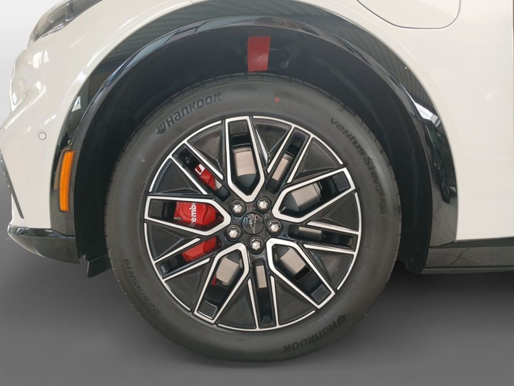 Ford Mustang Mach-E 2025