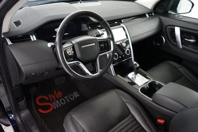Land Rover Discovery Sport 2021