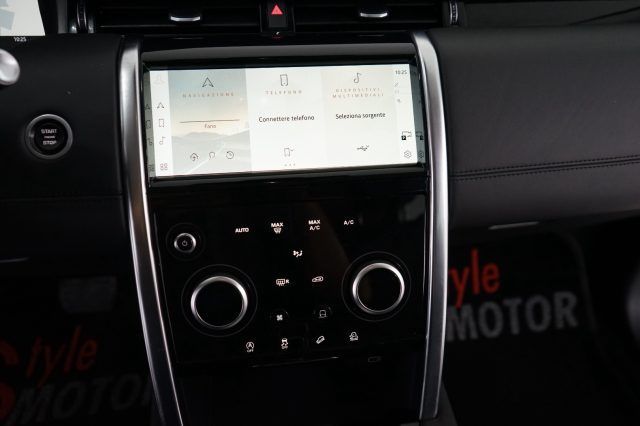 Land Rover Discovery Sport 2021