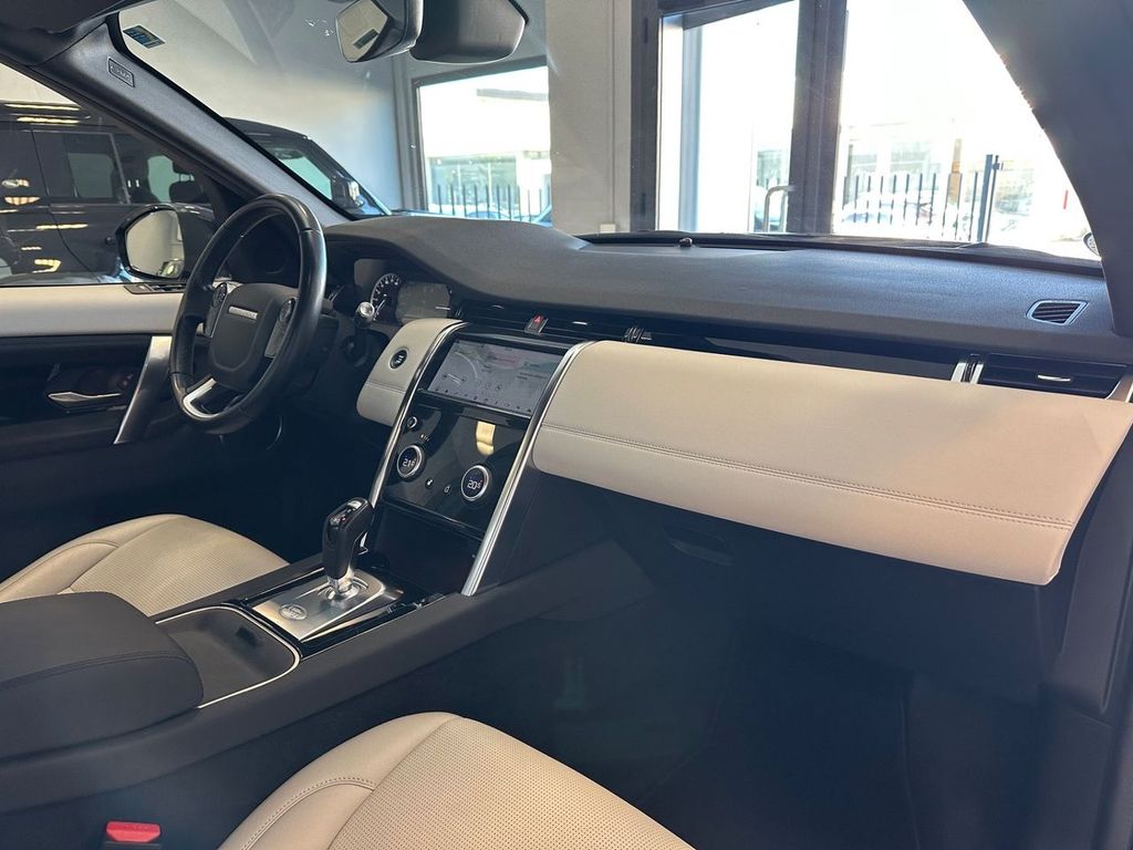 Land Rover Discovery Sport 2020